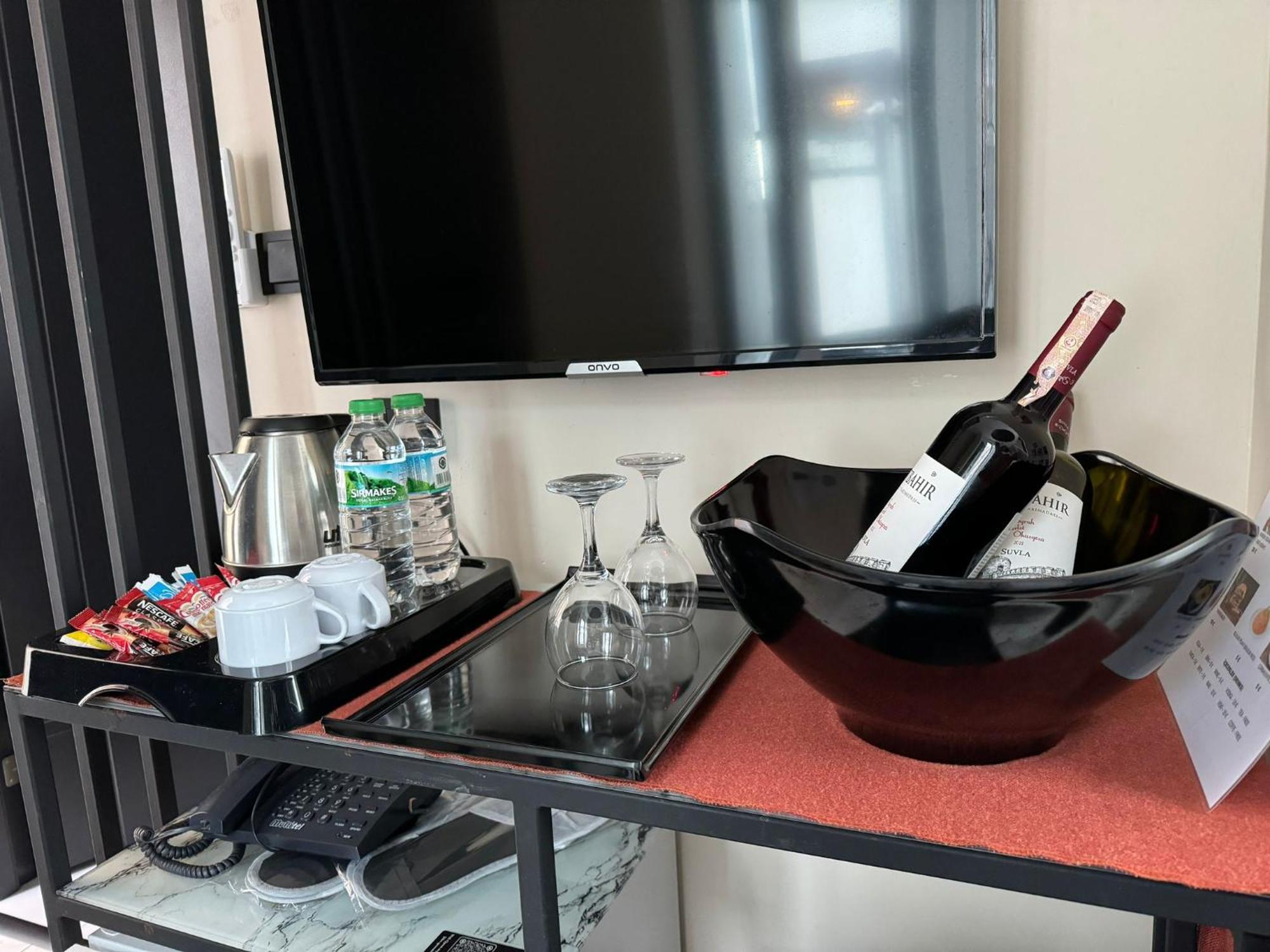 The Queen Airport Hotel-Round Trip Airport Service Arnavutkoy Exteriér fotografie