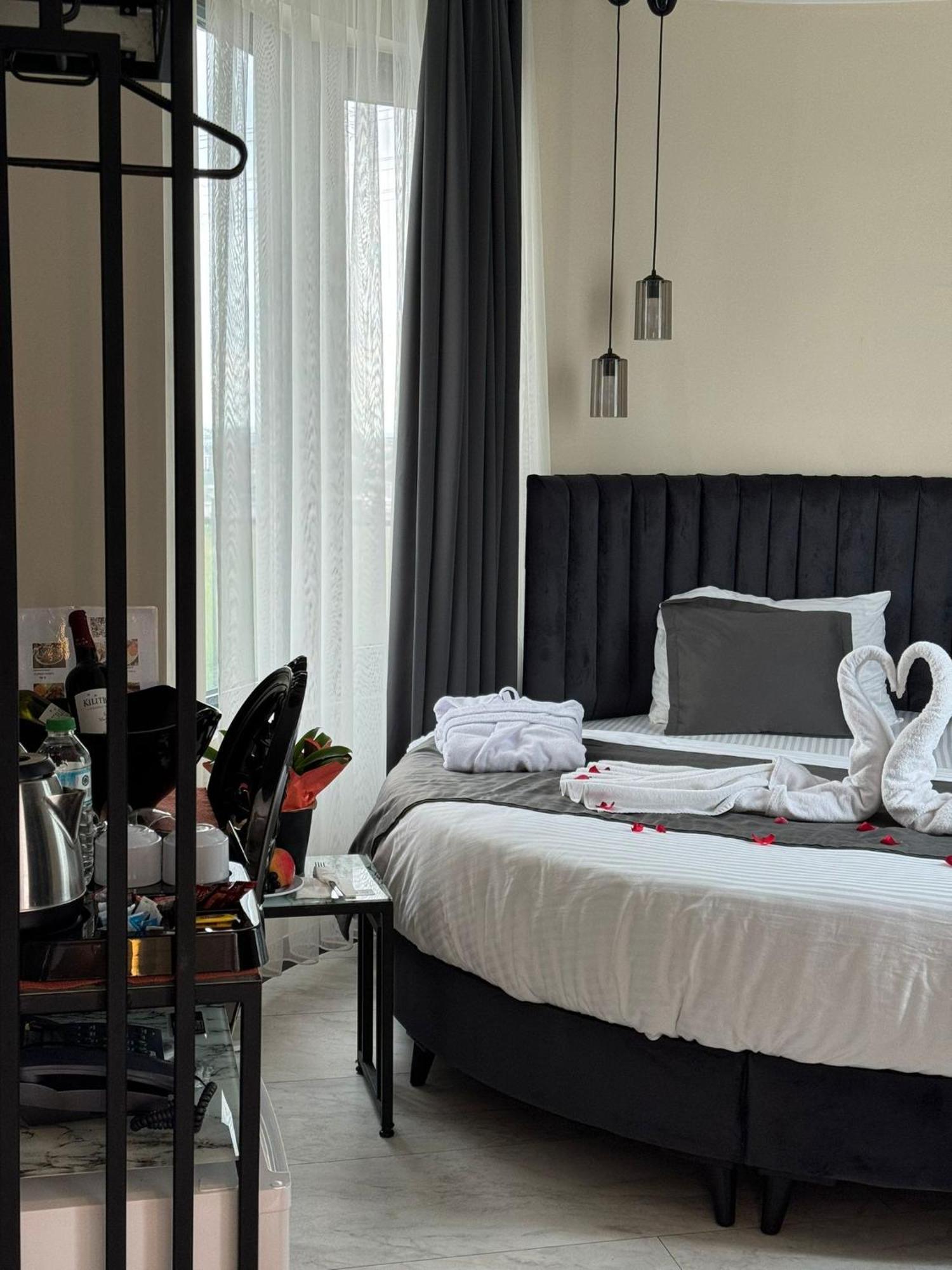 The Queen Airport Hotel-Round Trip Airport Service Arnavutkoy Exteriér fotografie